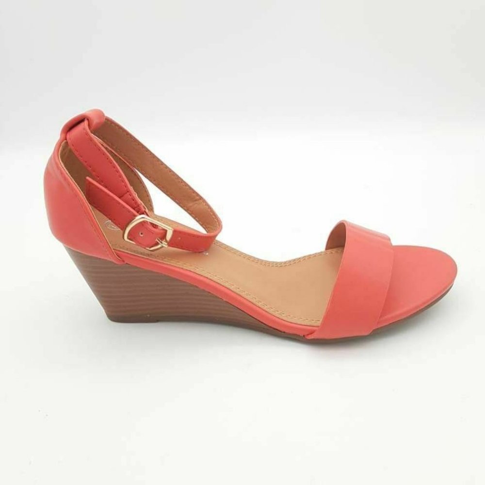 Weeboo Rahab Ankle Strap Sandal Wedge 7.5 New‎